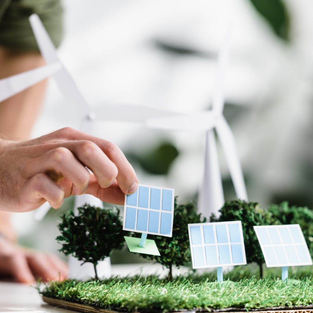 swiadectwa energetyczne makieta panele sloneczne ekologiczna energia